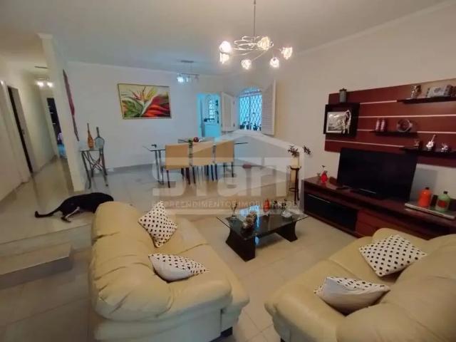Casa / Sobrado para Locação em Lagoa Santa/MG Joana D'arc 4 Quartos