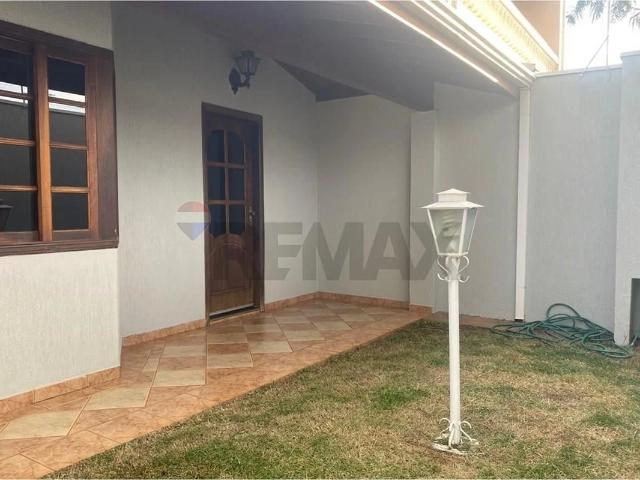 Casa / Sobrado para Locação em Leme/SP Cidade Jardim 3 Quartos
