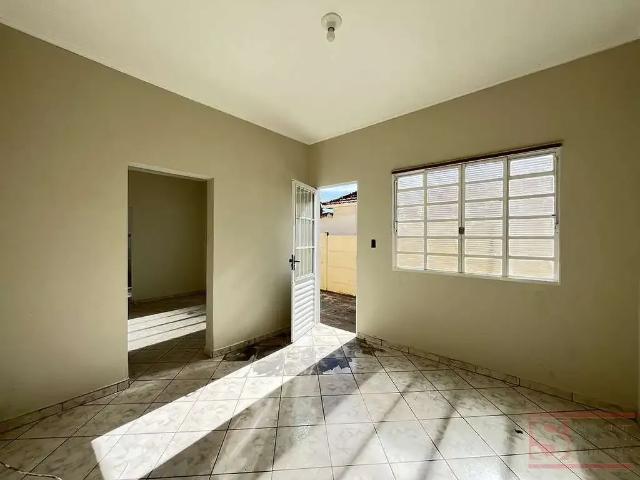 Casa / Sobrado para Locação em Limeira/SP Vila Esteves 2 Quartos