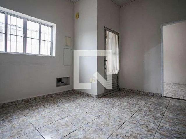 Casa / Sobrado para Locação em Mogi das Cruzes/SP Centro 2 Quartos