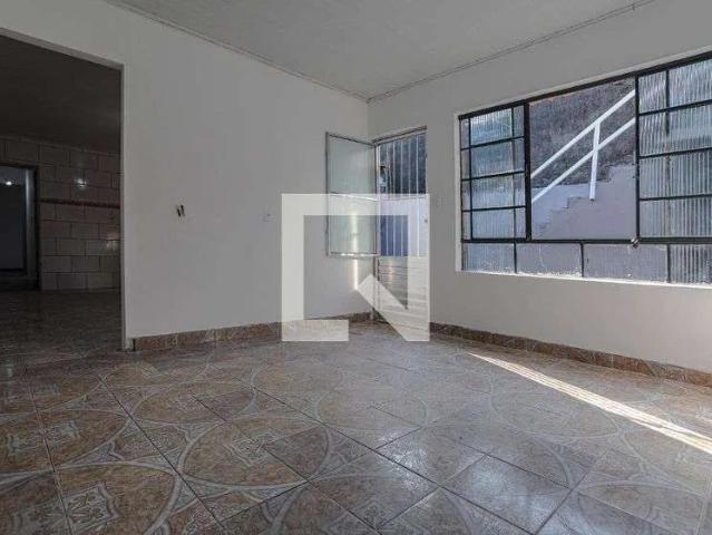 Casa / Sobrado para Locação em Mogi das Cruzes/SP Jundiapeba 2 Quartos