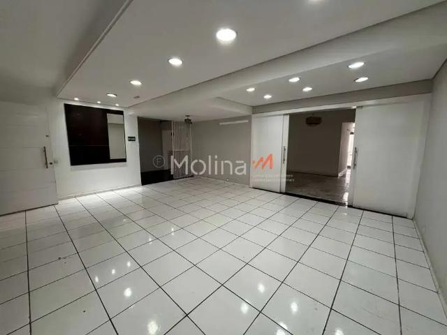 Casa / Sobrado para Locação em Mogi das Cruzes/SP Vila Vitória 10 Quartos