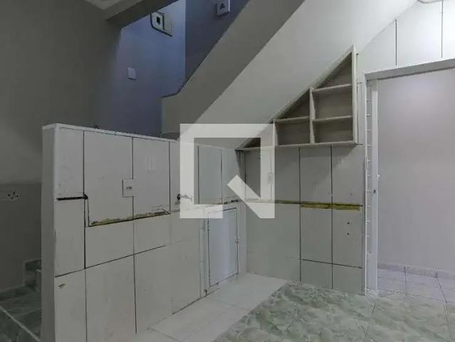 Casa / Sobrado para Locação em Mogi das Cruzes/SP Vila Brasileira 2 Quartos