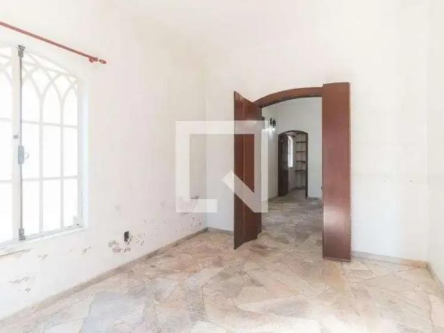 Casa / Sobrado para Locação em Mogi das Cruzes/SP Vila Oliveira 4 Quartos