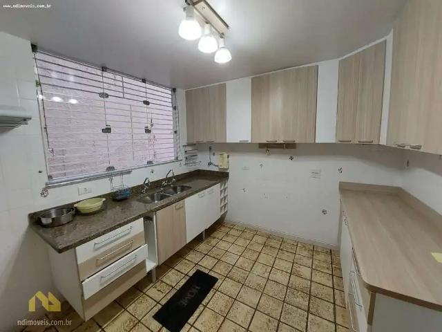 Casa / Sobrado para Locação em Mogi das Cruzes/SP Vila Oliveira 4 Quartos