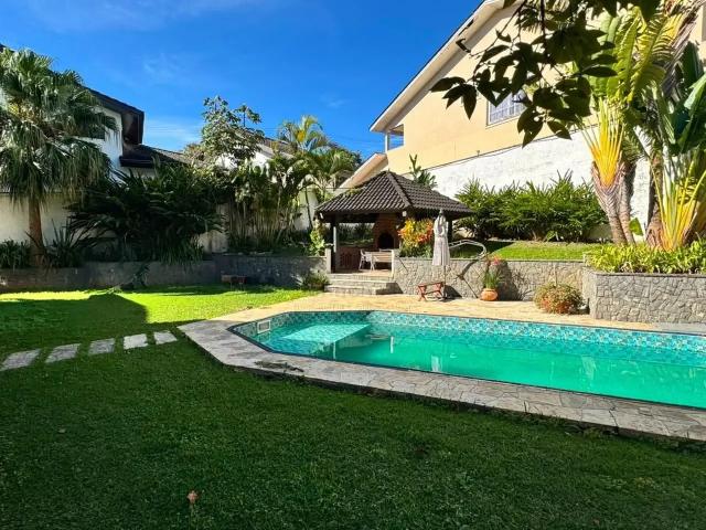 Casa / Sobrado para Locação em Mogi das Cruzes/SP Vila Oliveira 5 Quartos
