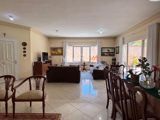 Casa / Sobrado para Locação em Mogi das Cruzes/SP Vila Oliveira 5 Quartos