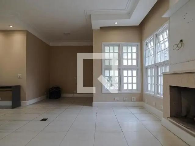 Casa / Sobrado para Locação em Mogi das Cruzes/SP Vila Oliveira 3 Quartos