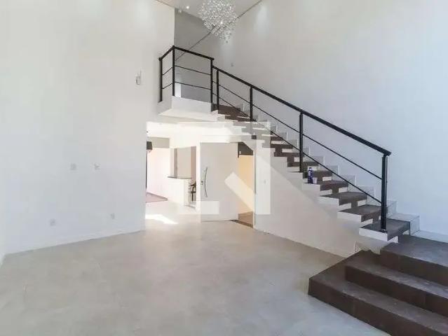 Casa / Sobrado para Locação em Mogi das Cruzes/SP Vila Oliveira 3 Quartos