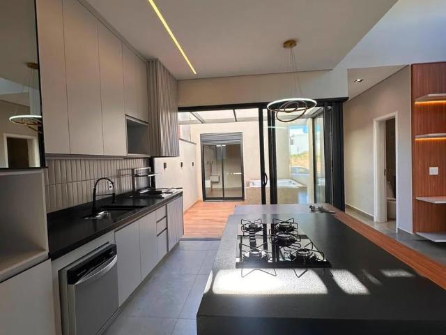 Casa / Sobrado para Locação em Mogi Mirim/SP Morro Vermelho 3 Quartos