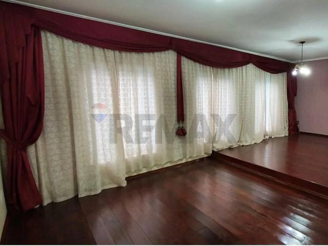 Casa / Sobrado para Locação em Mogi Mirim/SP Saúde 4 Quartos