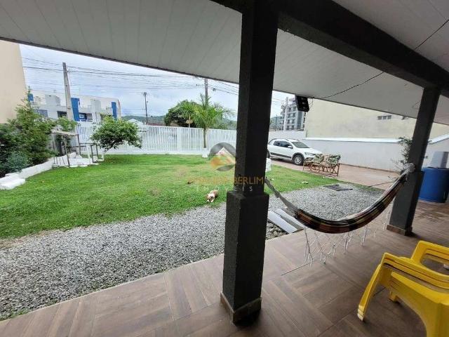 Casa / Sobrado para Locação em Matinhos/PR Caiobá 3 Quartos