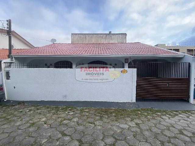 Casa / Sobrado para Locação em Matinhos/PR Centro 3 Quartos