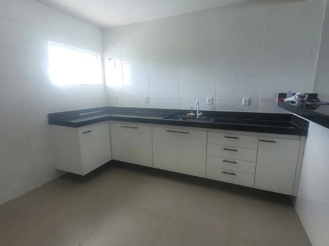 Casa / Sobrado para Locação em Macaé/RJ Vale das Palmeiras 3 Quartos