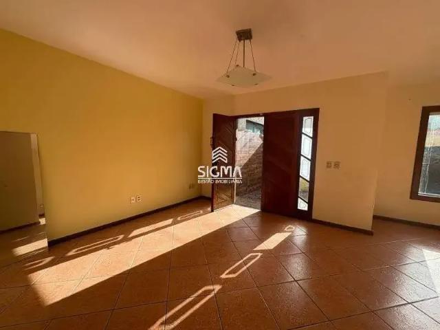 Casa / Sobrado para Locação em Macaé/RJ Cavaleiros 3 Quartos