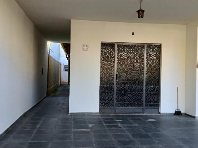 Casa / Sobrado para Locação em Macaé/RJ Cavaleiros 3 Quartos