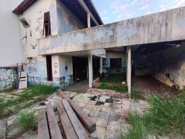 Casa / Sobrado para Locação em Macaé/RJ Cavaleiros 4 Quartos