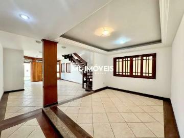Casa / Sobrado para Locação em Macaé/RJ Cavaleiros 4 Quartos
