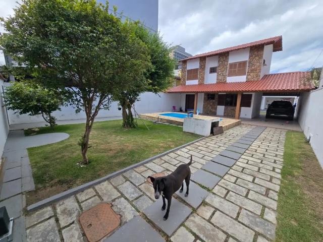 Casa / Sobrado para Locação em Macaé/RJ Centro 5 Quartos