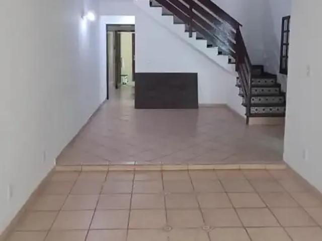 Casa / Sobrado para Locação em Macaé/RJ Costa do Sol 4 Quartos