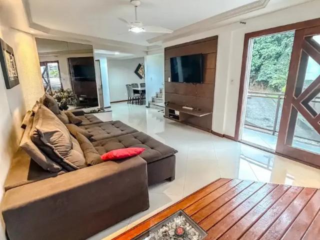 Casa / Sobrado para Locação em Macaé/RJ Glória 3 Quartos