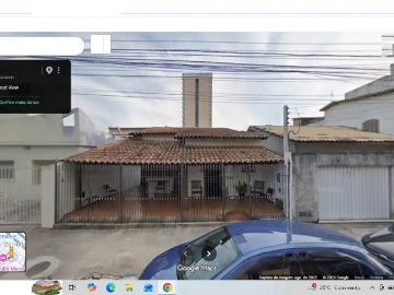 Casa / Sobrado para Locação em Macaé/RJ Imbetiba 3 Quartos