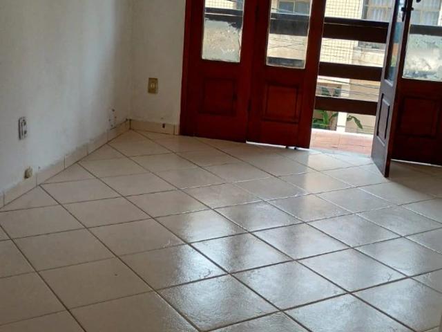 Casa / Sobrado para Locação em Macaé/RJ Imbetiba 3 Quartos