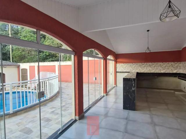 Casa / Sobrado para Locação em Mairiporã/SP Caraguatá 6 Quartos