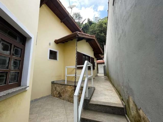 Casa / Sobrado para Locação em Mairiporã/SP Jardim Oliveira 3 Quartos