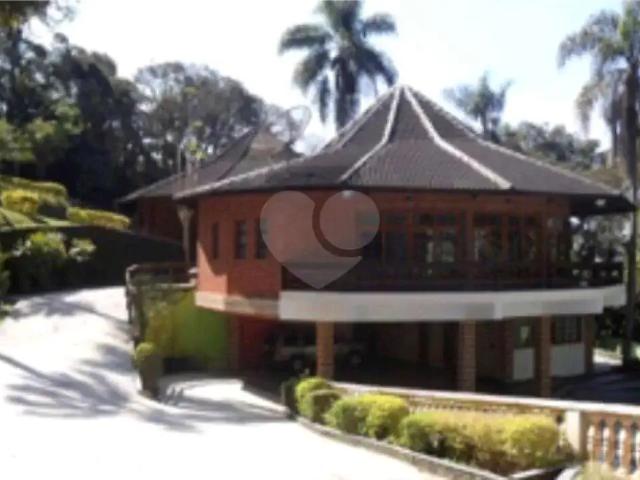 Casa / Sobrado para Locação em Mairiporã/SP Serra da Cantareira 4 Quartos