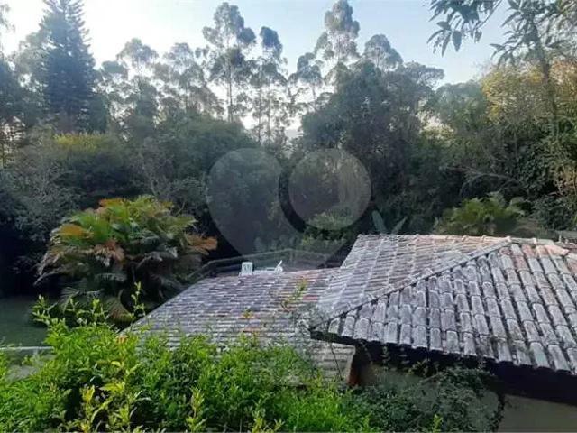 Casa / Sobrado para Locação em Mairiporã/SP Serra da Cantareira 4 Quartos