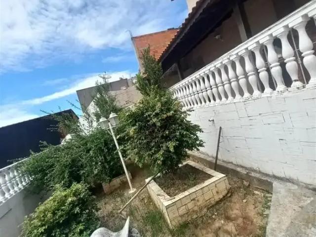 Casa / Sobrado para Locação em Mairiporã/SP Terra Preta 3 Quartos