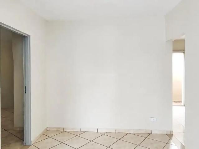 Casa / Sobrado para Locação em Maringá/PR Jardim Universo 2 Quartos