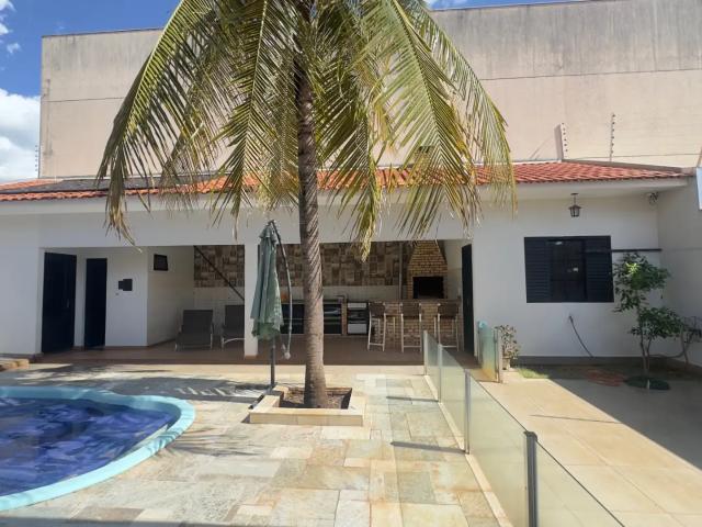Casa / Sobrado para Locação em Maringá/PR Jardim Higienópolis 3 Quartos