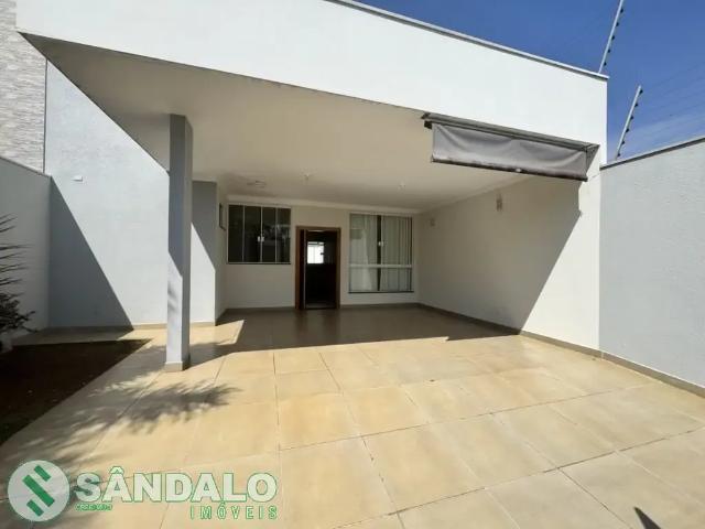 Casa / Sobrado para Locação em Maringá/PR Jardim Oriental 3 Quartos