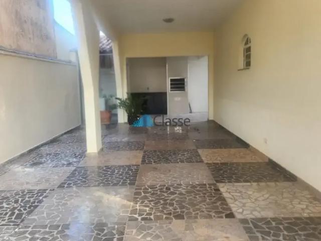Casa / Sobrado para Locação em Maringá/PR Zona 02 4 Quartos