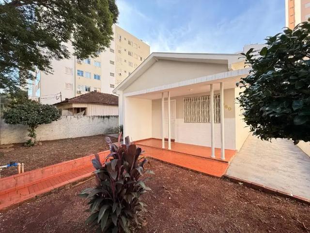 Casa / Sobrado para Locação em Maringá/PR Zona 03 3 Quartos