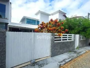 Casa / Sobrado para Locação em Maricá/RJ São José do Imbassaí 3 Quartos