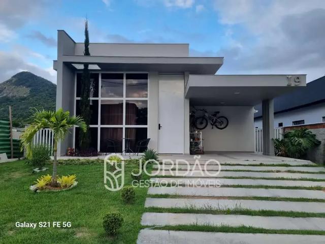 Casa / Sobrado para Locação em Maricá/RJ Ubatiba 3 Quartos