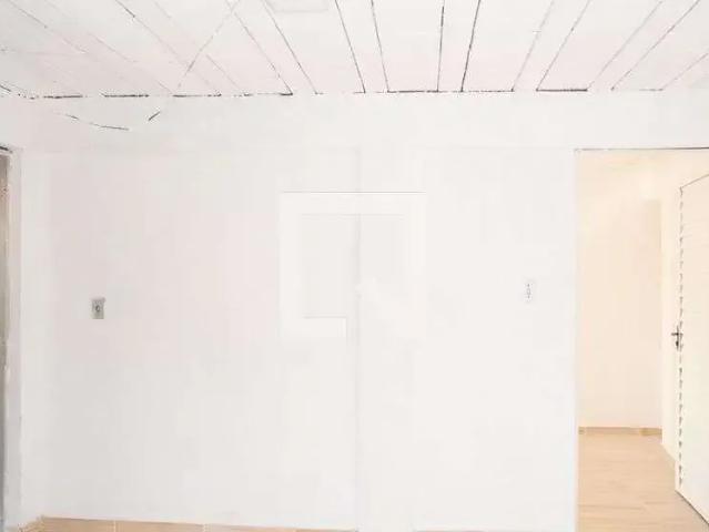 Casa / Sobrado para Locação em Mesquita/RJ Alto Uruguai 1 Quartos