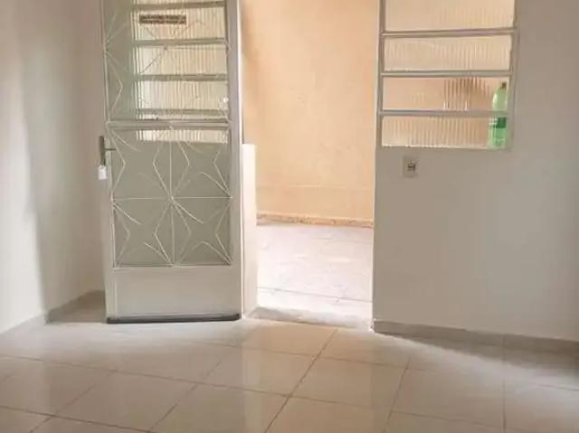 Casa / Sobrado para Locação em Mesquita/RJ Centro 1 Quartos