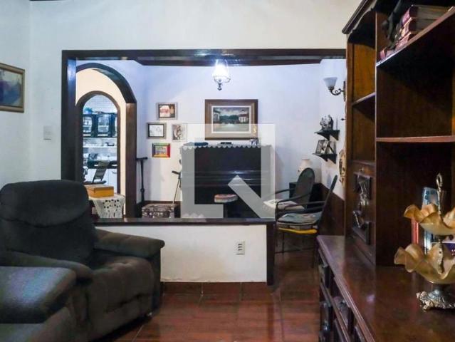 Casa / Sobrado para Locação em Mesquita/RJ Coréia 2 Quartos