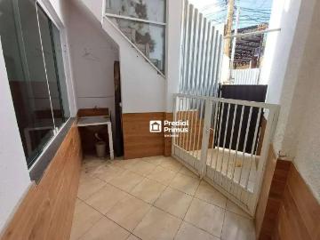 Casa / Sobrado para Locação em Nova Friburgo/RJ Centro 2 Quartos