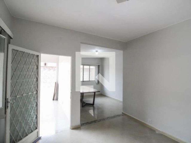 Casa / Sobrado para Locação em Nova Iguaçu/RJ Vila Treze de Maio 3 Quartos