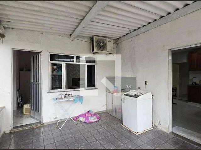 Casa / Sobrado para Locação em Nova Iguaçu/RJ Vila Zulmira 6 Quartos