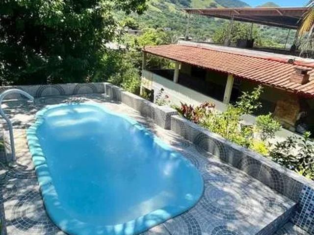 Casa / Sobrado para Locação em Nova Iguaçu/RJ Cabuçu 3 Quartos