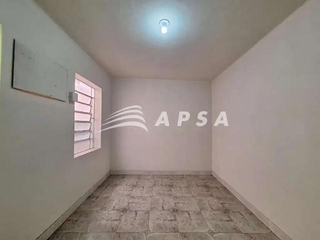 Casa / Sobrado para Locação em Nova Iguaçu/RJ Centro 1 Quartos