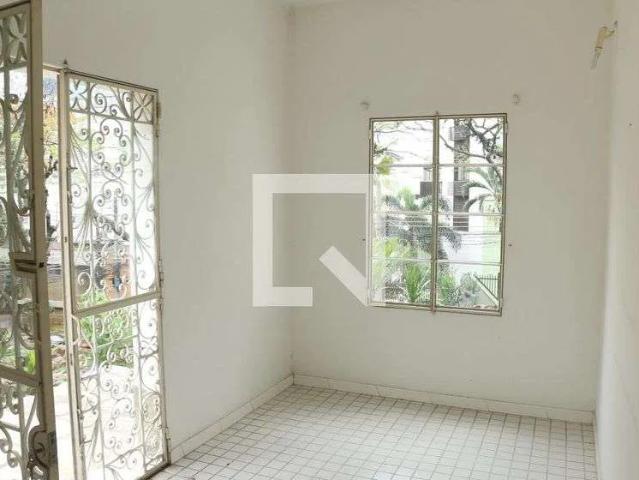 Casa / Sobrado para Locação em Nova Iguaçu/RJ Centro 4 Quartos