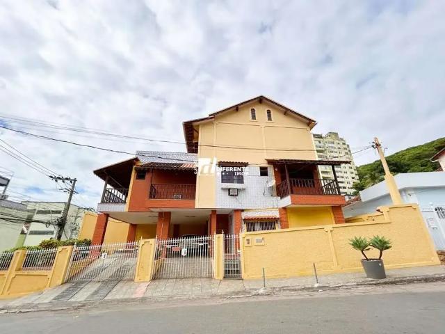 Casa / Sobrado para Locação em Nova Iguaçu/RJ Centro 6 Quartos