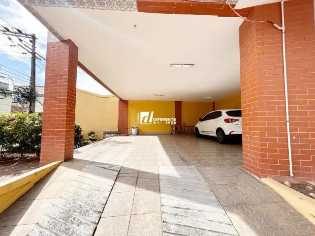 Casa / Sobrado para Locação em Nova Iguaçu/RJ Centro 6 Quartos